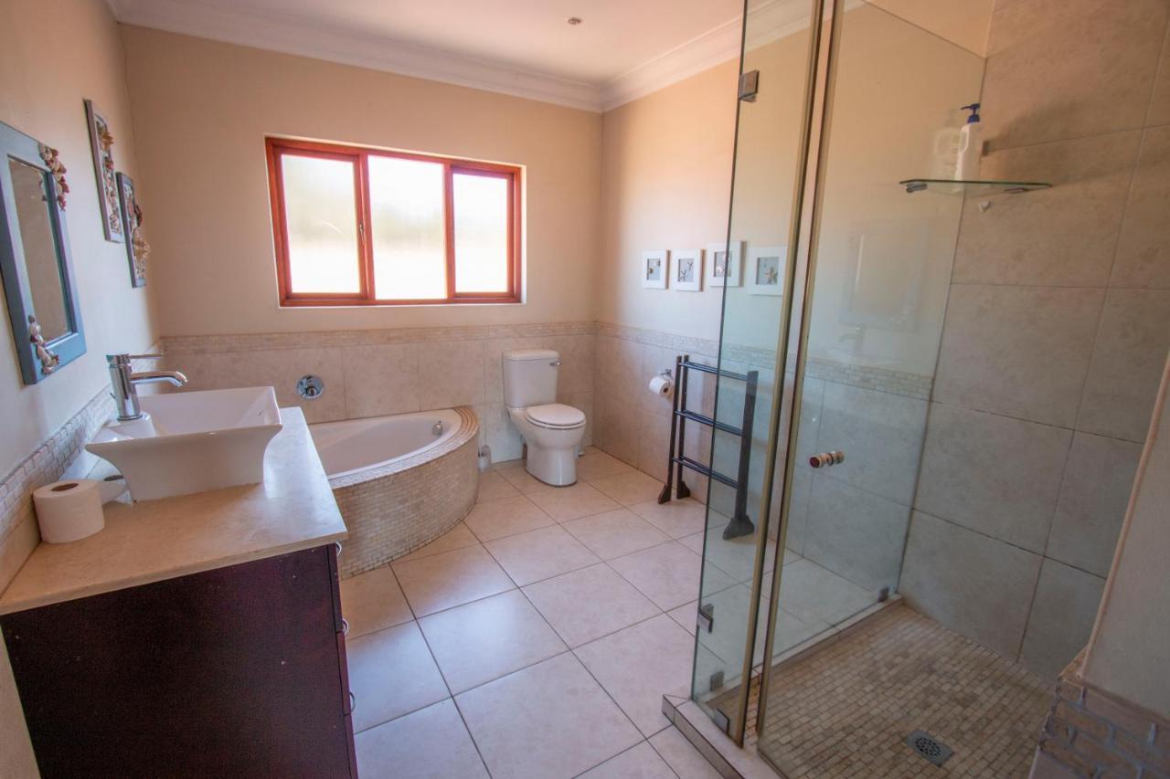 Views For Africa Villa Johannesburg Exterior photo