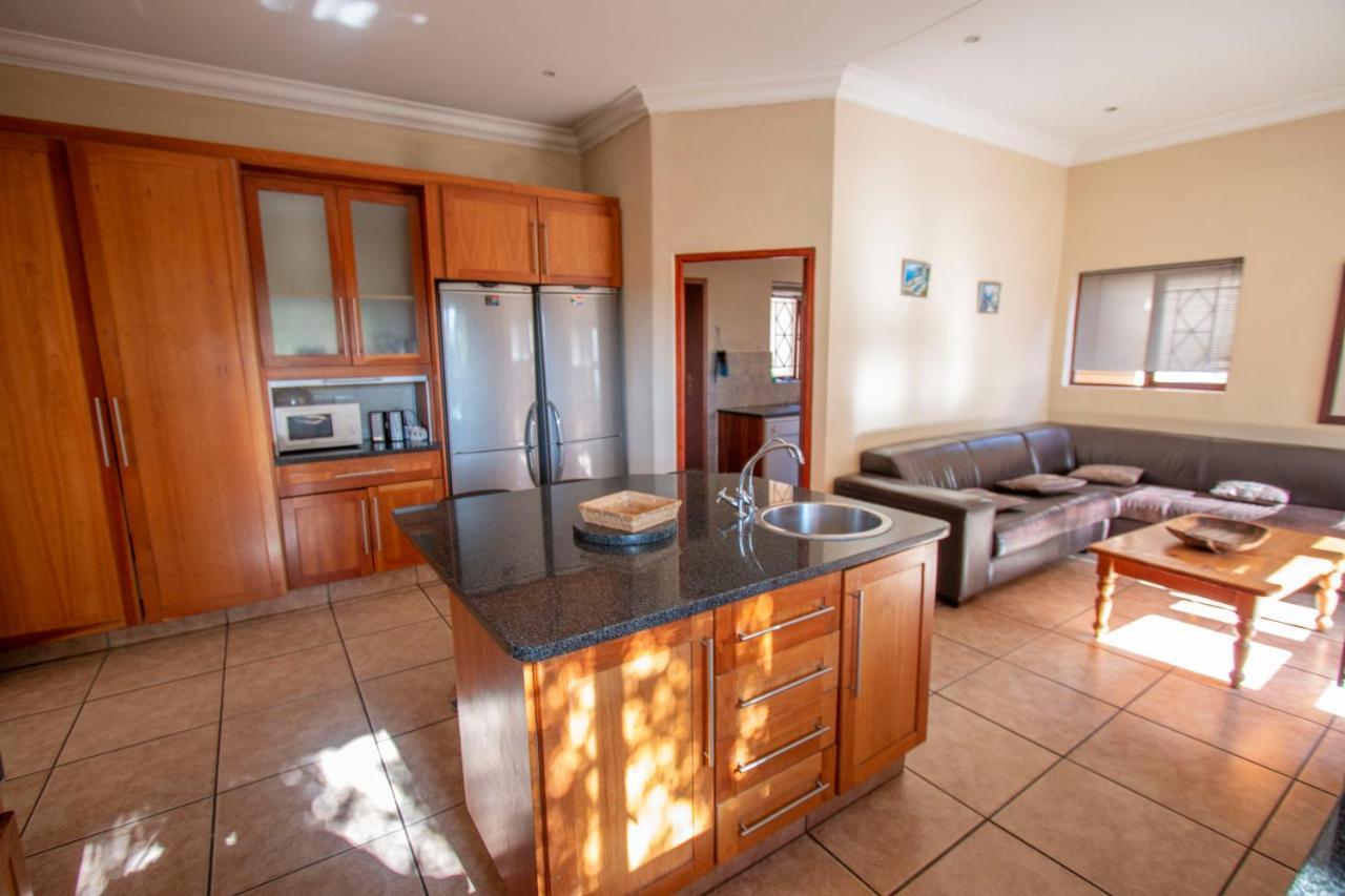 Views For Africa Villa Johannesburg Exterior photo